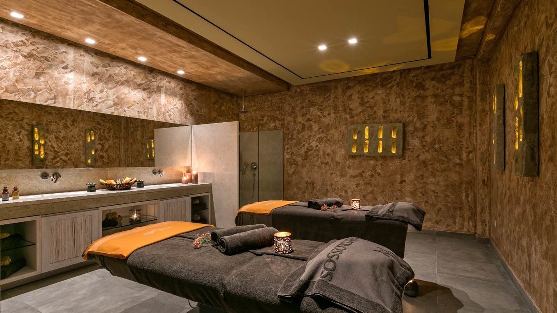 Amada Colossos Resort